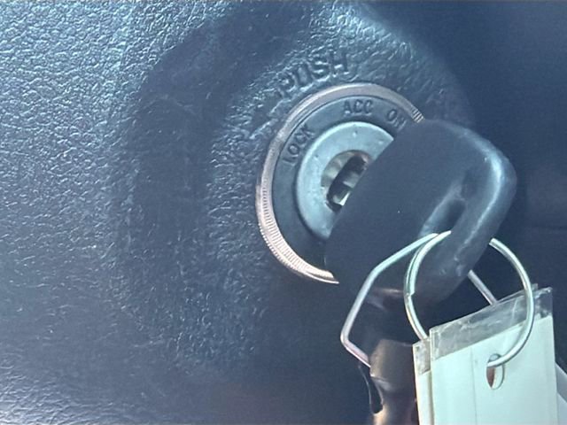 Used 2013 Toyota Camry SE image 29