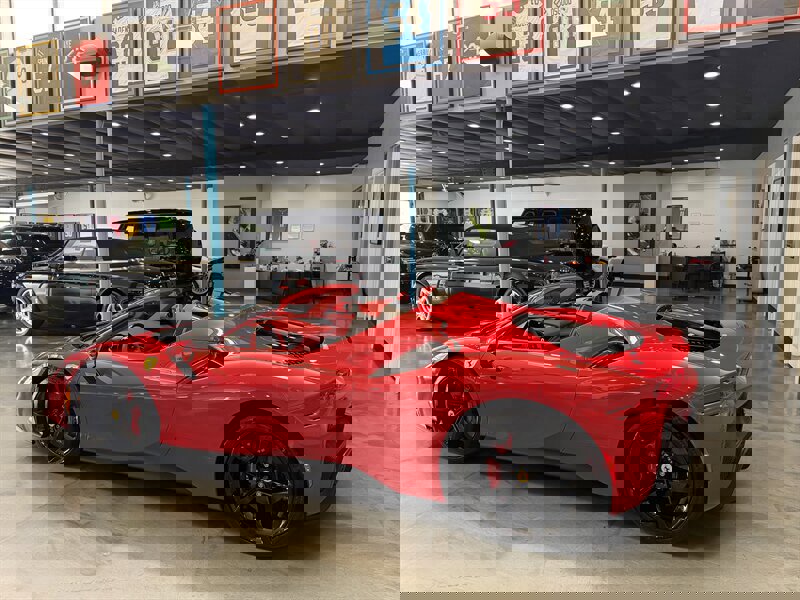 Used 2024 Ferrari SF90 Spider image 13