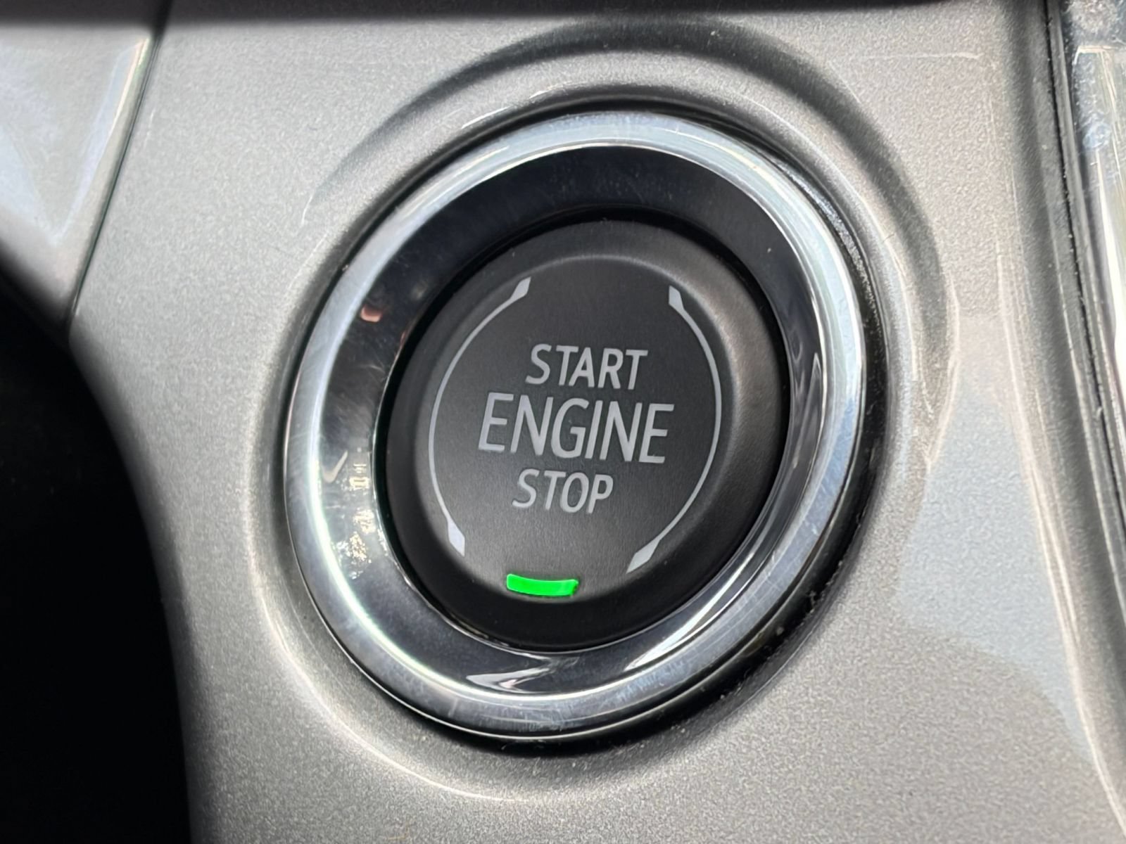 Used 2025 Chevrolet Trax LT FWD image 20