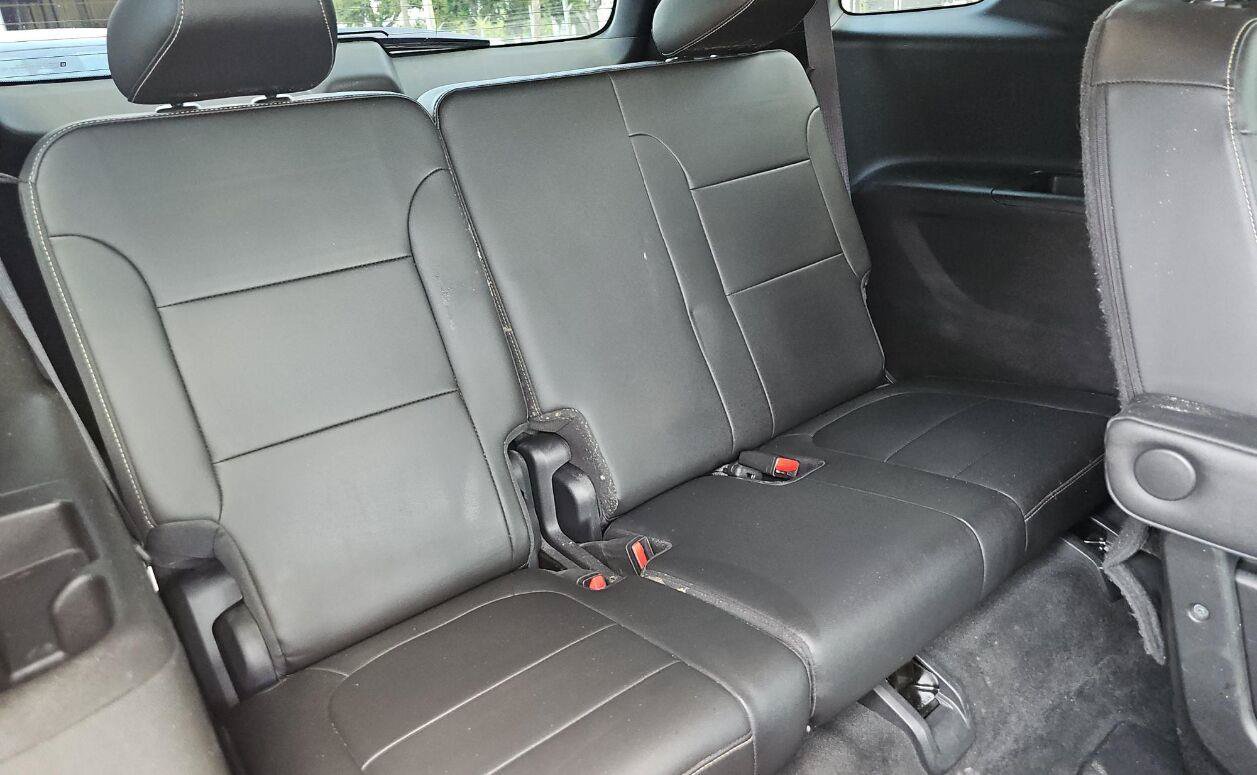 Used 2023 Chevrolet Traverse LT FWD image 6