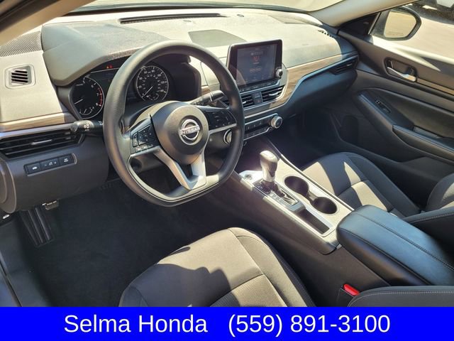 Used 2025 Nissan Altima 2.5 SV FWD image 7