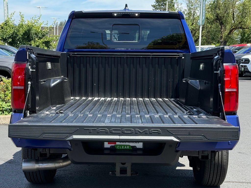 Certified 2025 Toyota Tacoma SR5 AWD/4WD image 11