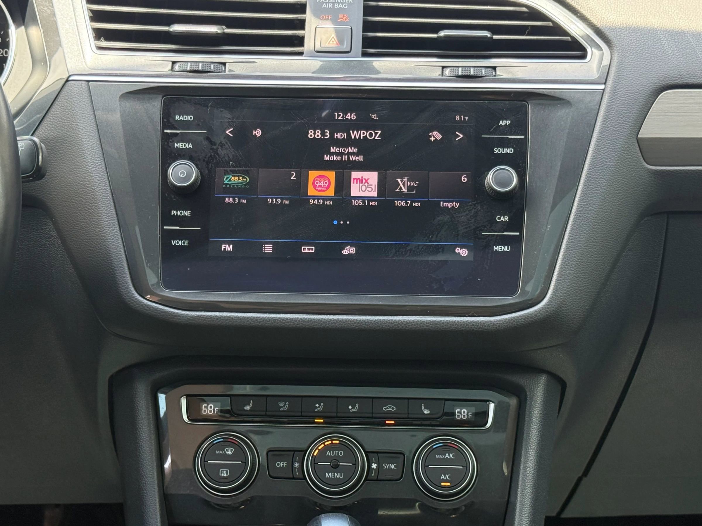 Used 2018 Volkswagen Tiguan SE w/ Panoramic Sunroof Package FWD image 11