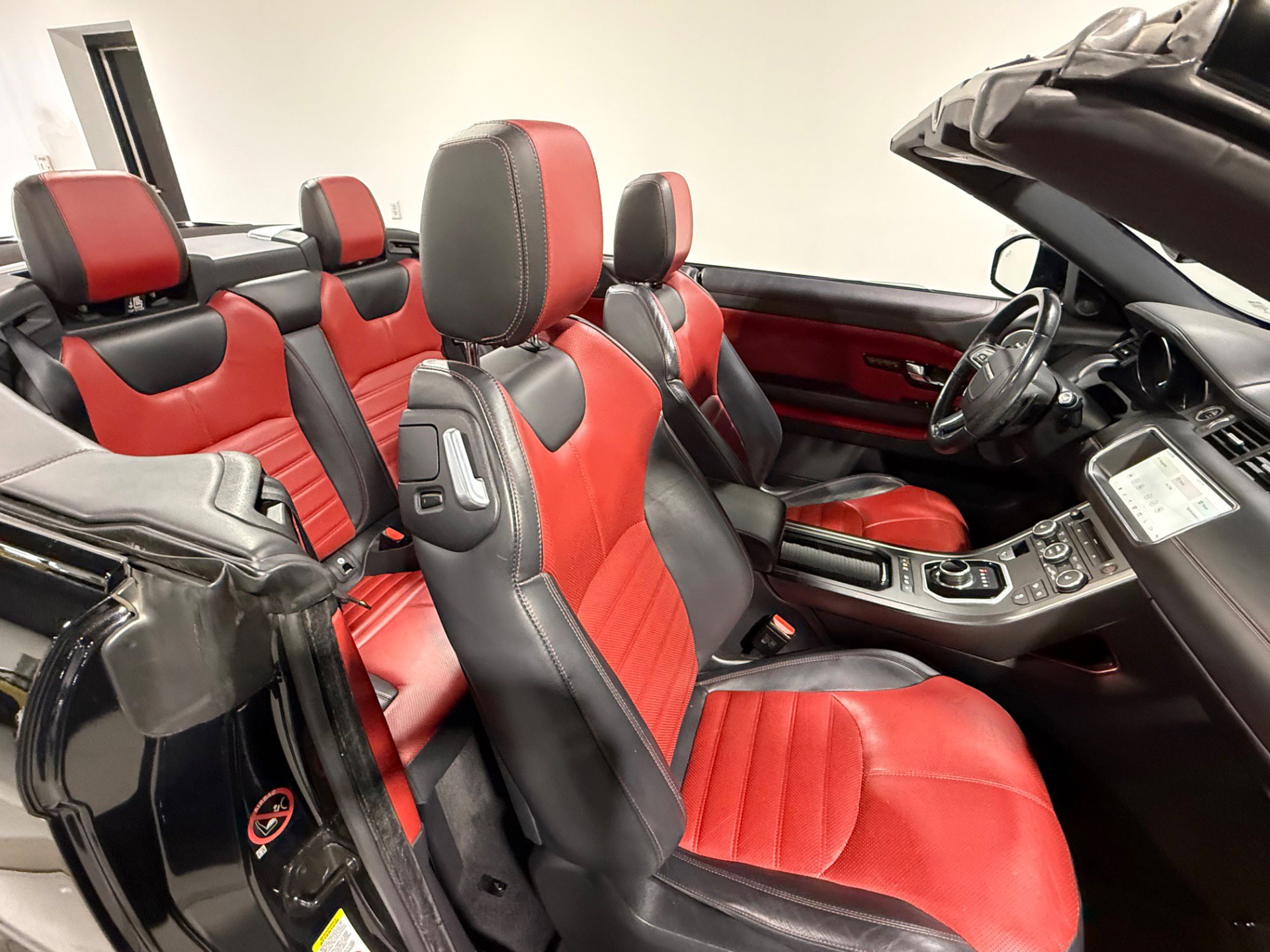 Used 2018 Land Rover Range Rover Evoque HSE Dynamic image 48