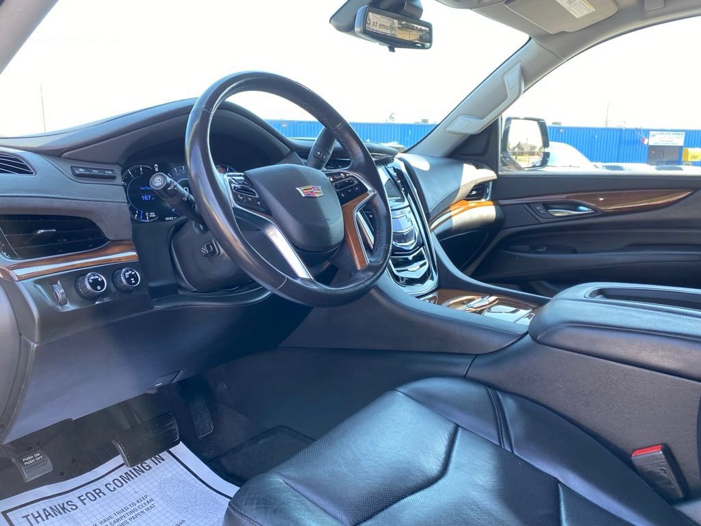 Used 2020 Cadillac Escalade Luxury AWD/4WD image 11
