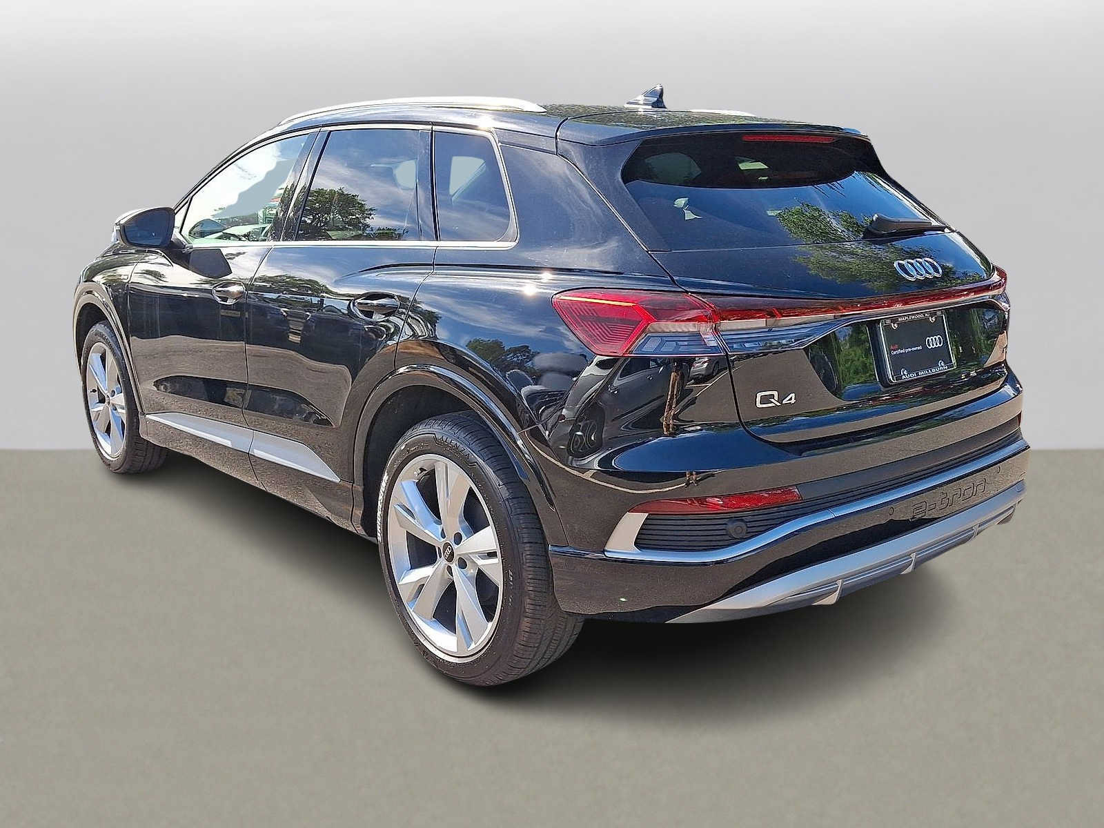 Certified 2023 Audi Q4 e-tron Premium Plus w/ Premium Plus AWD/4WD image 28