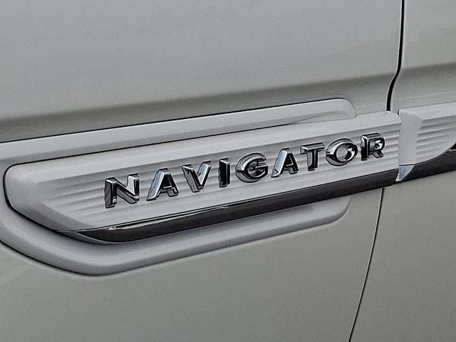 New 2024 Lincoln Navigator L Reserve AWD/4WD image 10
