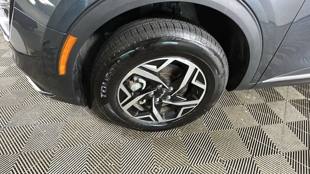 Used 2025 Kia Sportage LX AWD/4WD image 9