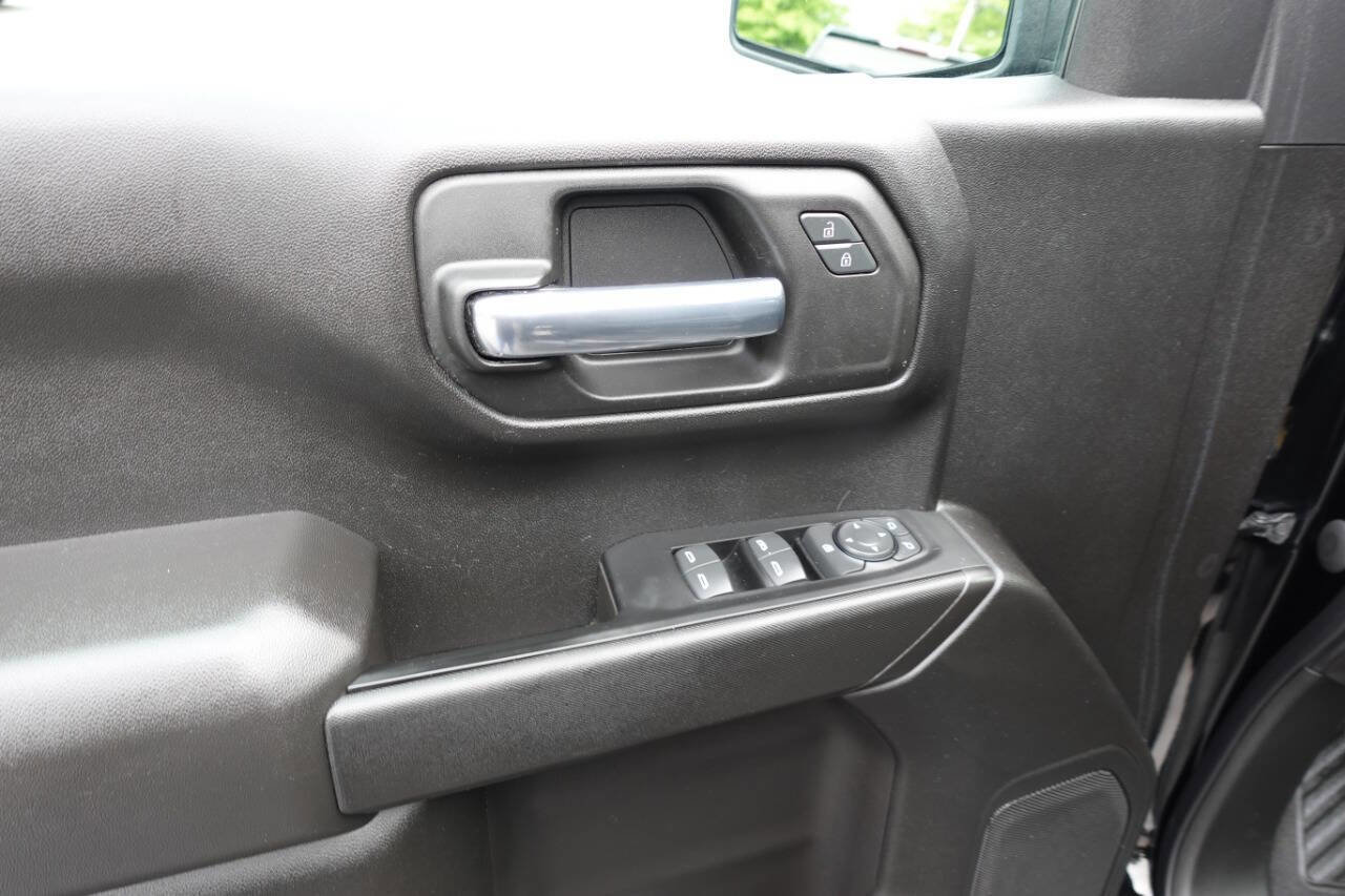Used 2021 Chevrolet Silverado 1500 Custom w/ Safety Confidence Package AWD/4WD image 15