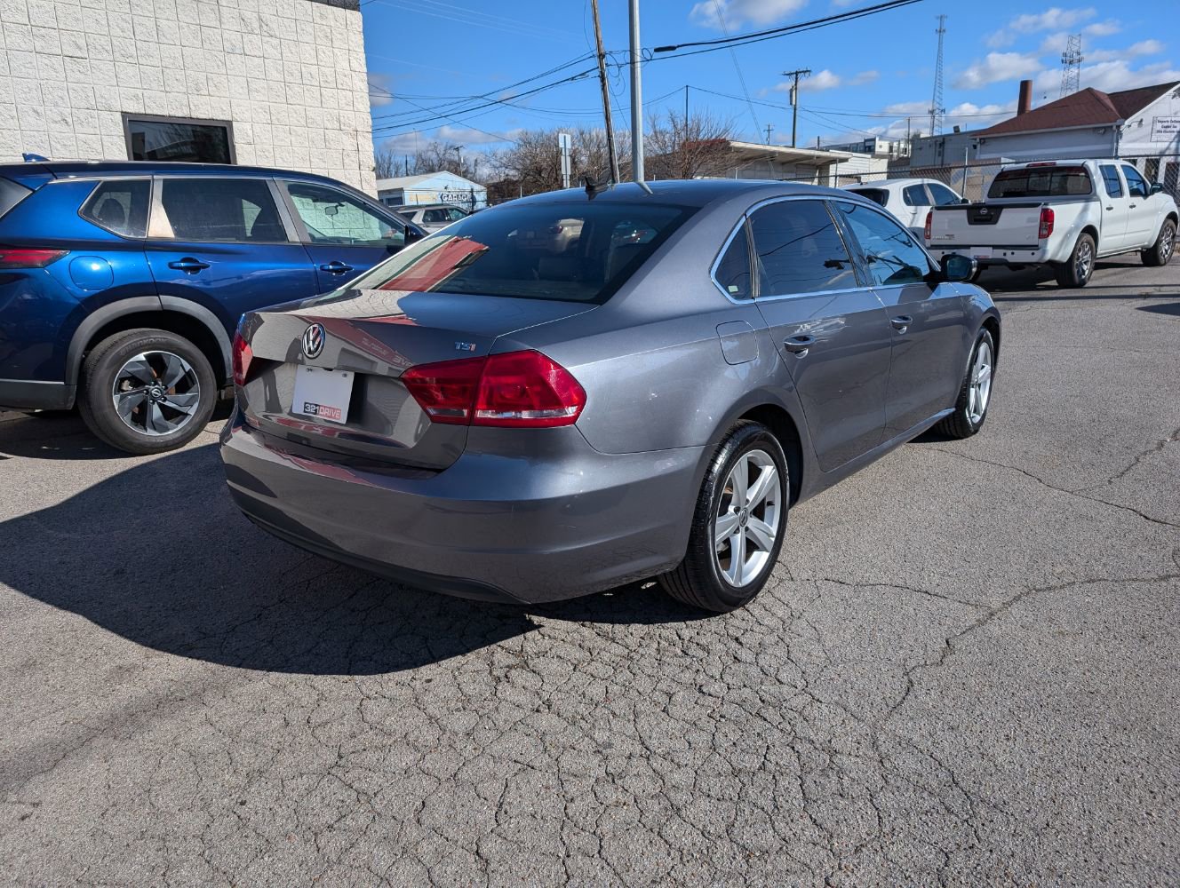 Used 2015 Volkswagen Passat 1.8T Limited Edition image 6