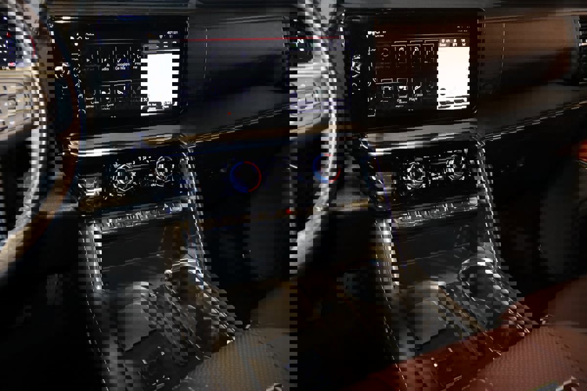 Used 2024 GMC Sierra 3500 Denali Ultimate image 62