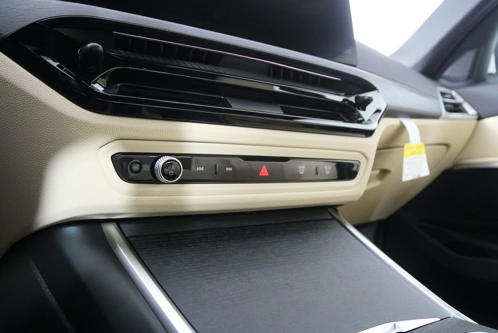 Used 2026 BMW 330i Sedan w/ Convenience Package image 23