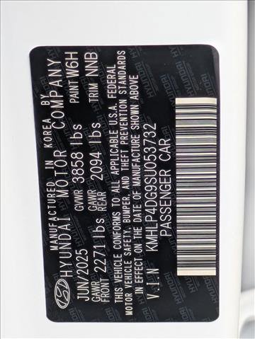 New 2025 Hyundai Elantra Limited image 21