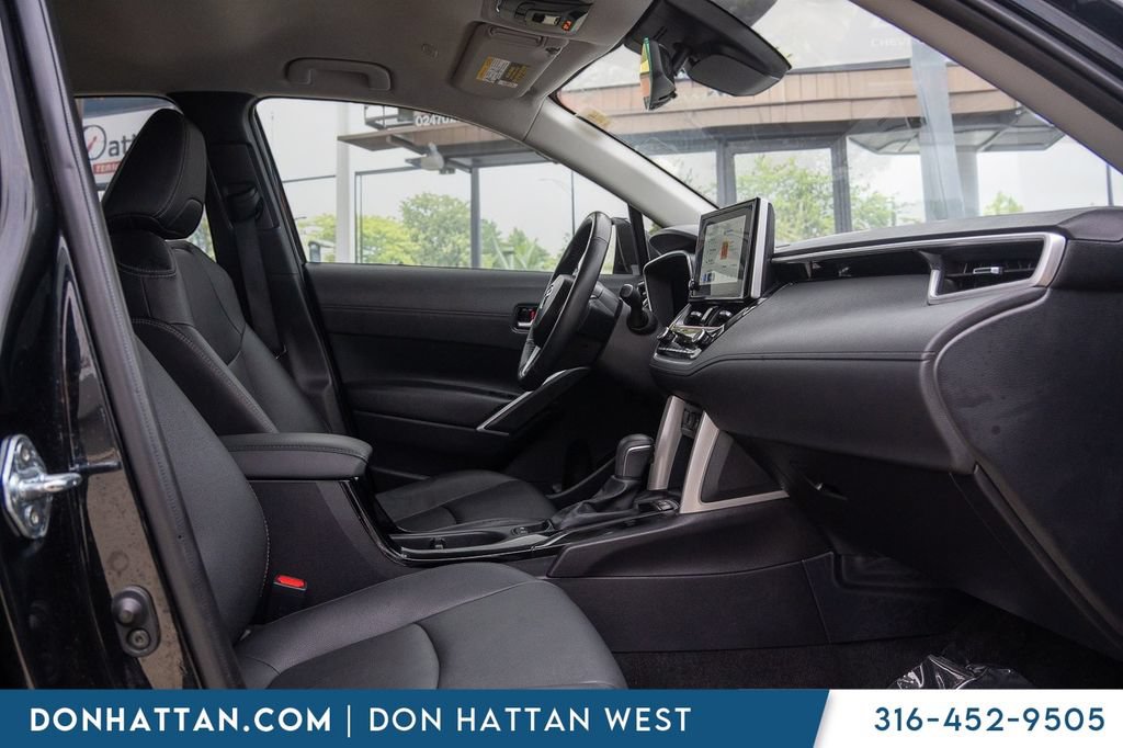 Used 2025 Toyota Corolla Cross XLE AWD/4WD image 21