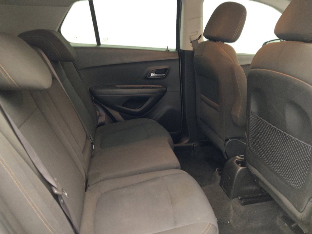 Used 2018 Chevrolet Trax LS FWD image 19