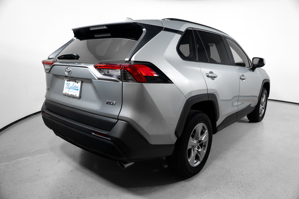 Used 2025 Toyota RAV4 XLE FWD image 8