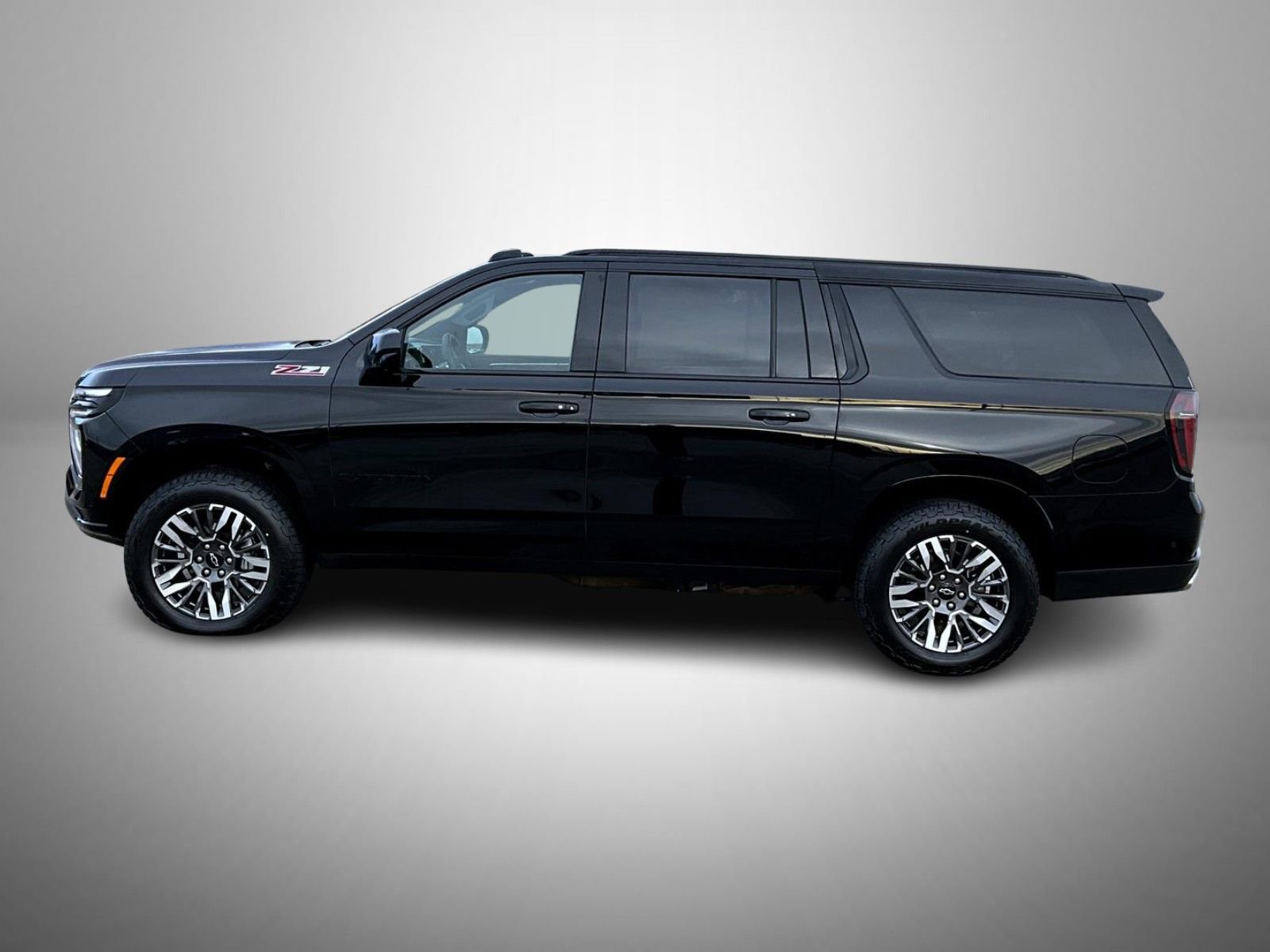 Used 2025 Chevrolet Suburban Z71 image 8