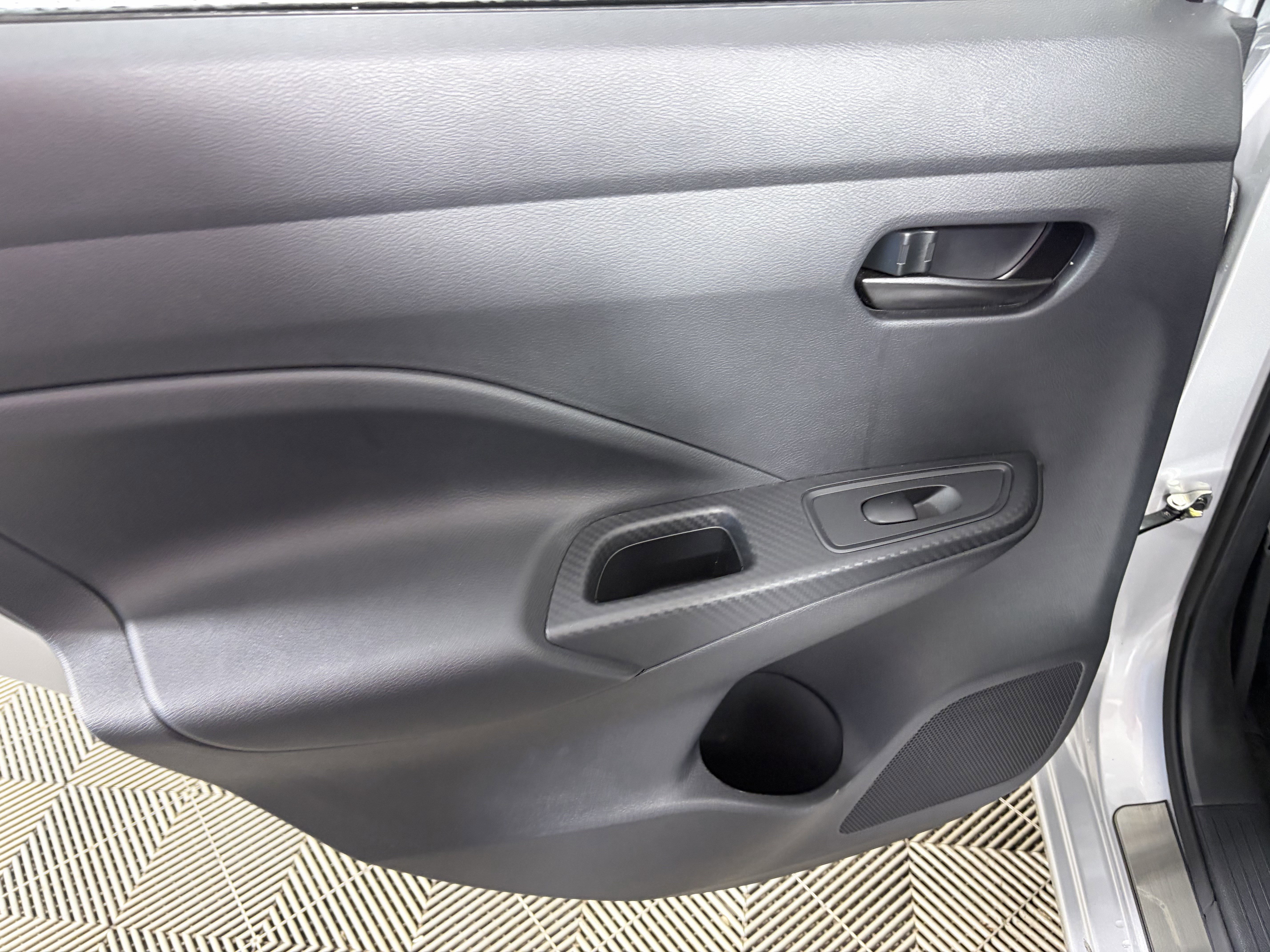 Used 2025 Nissan Versa S w/ Electronics Package FWD image 34