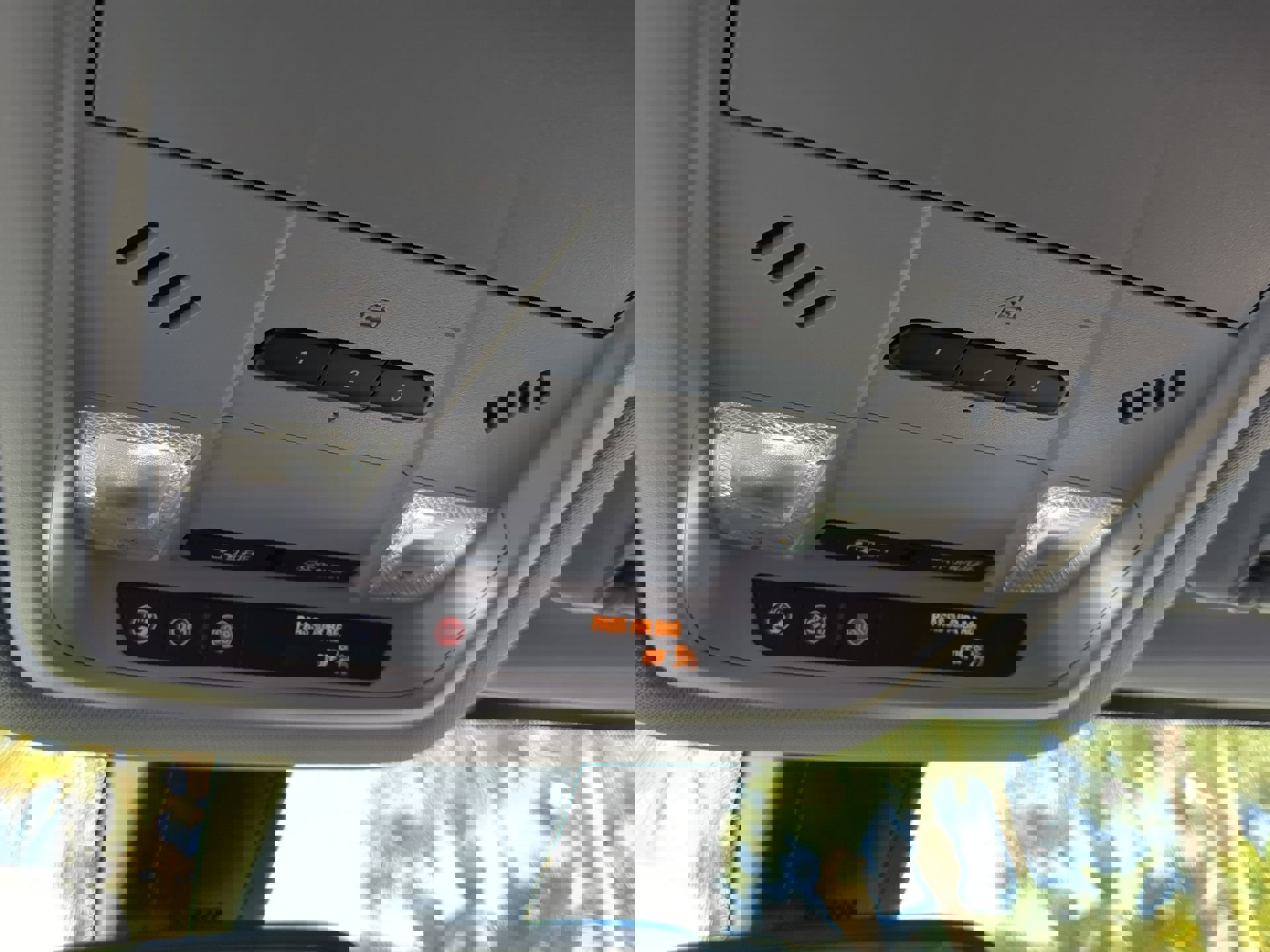 Used 2023 GMC Acadia SLT image 21