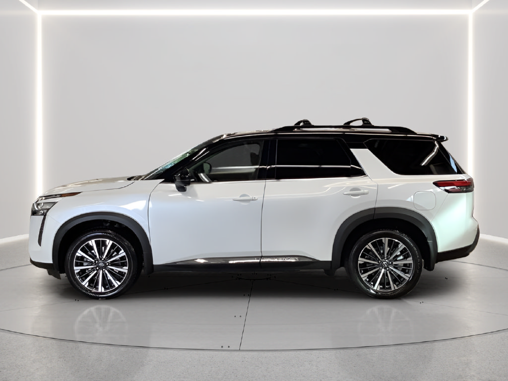 Used 2026 Nissan Pathfinder Platinum AWD/4WD image 2