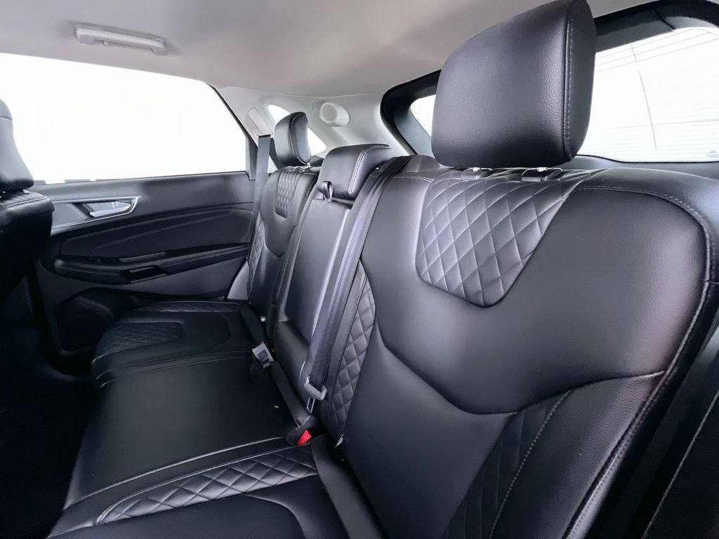 Used 2024 Ford Edge Titanium image 24