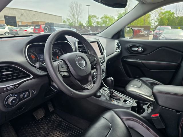 Used 2022 Jeep Cherokee Trailhawk w/ Comfort/Convenience Group AWD/4WD image 11