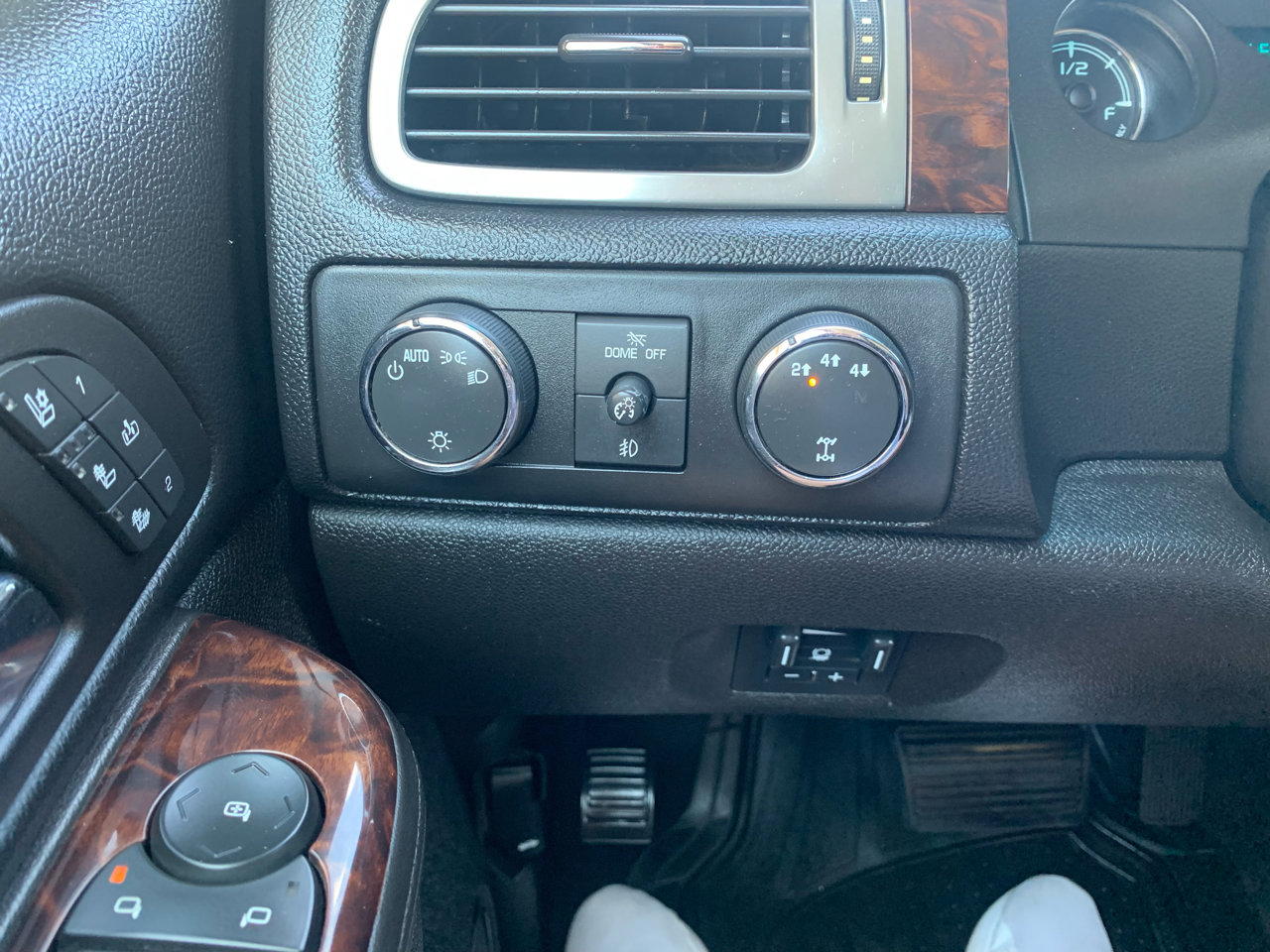 Used 2012 GMC Sierra 3500 Denali image 28