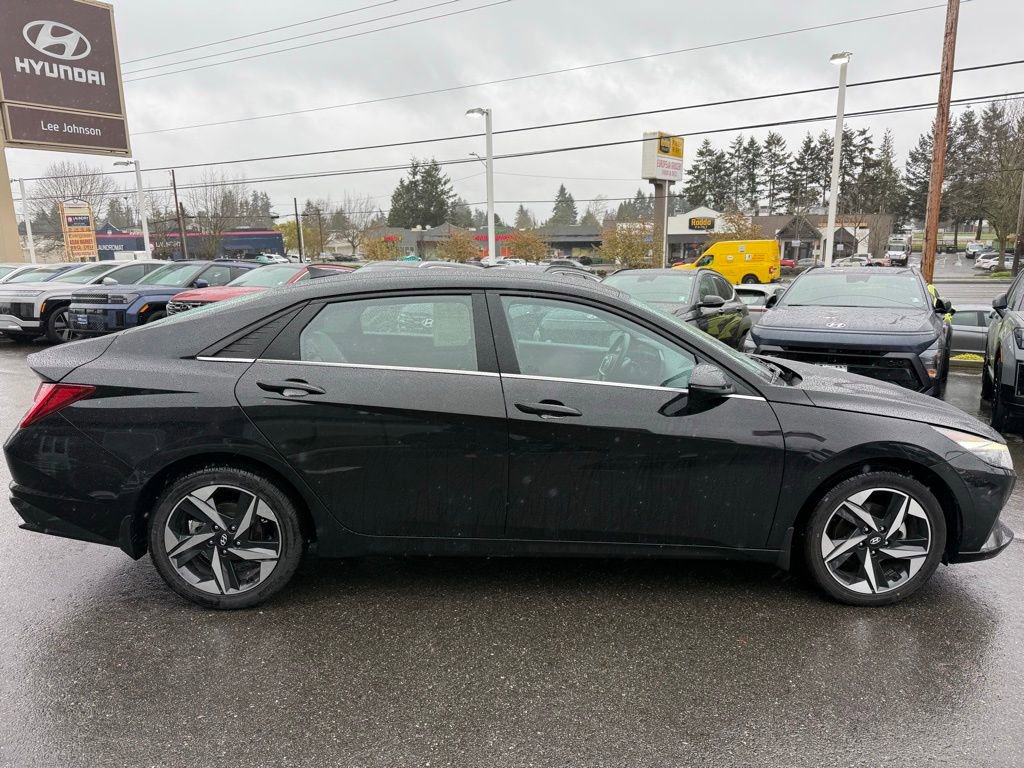 Used 2023 Hyundai Elantra Limited w/ Winter Weather Package image 6
