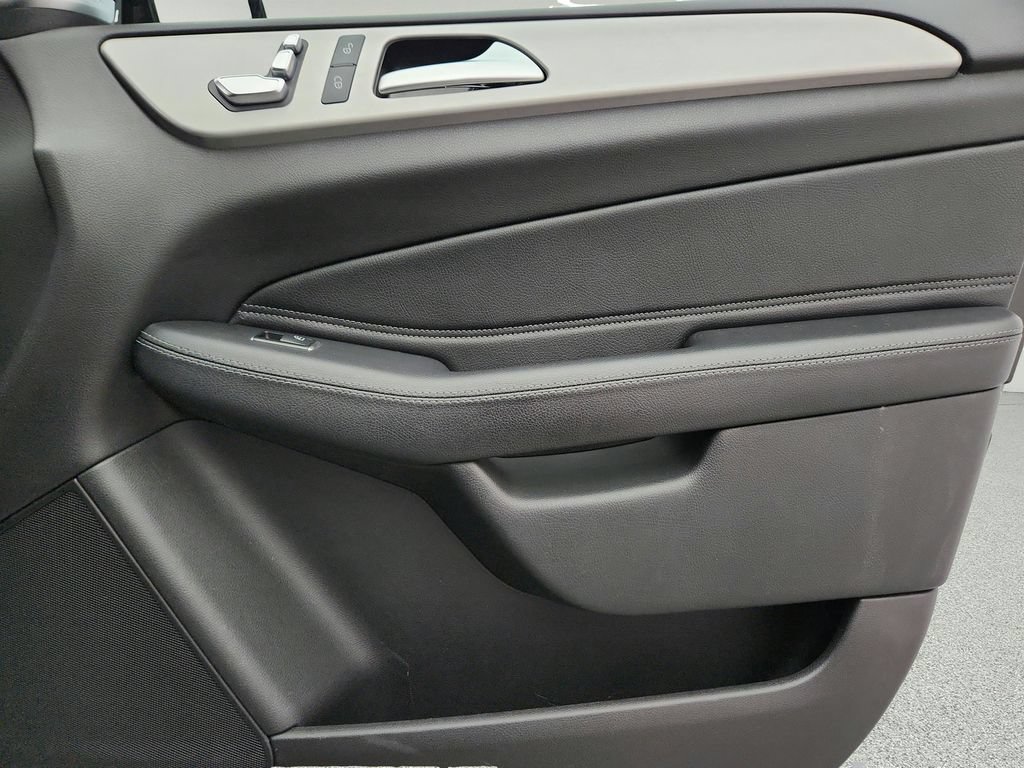 Used 2019 Mercedes-Benz GLE 43 AMG 4MATIC w/ Night Package image 34
