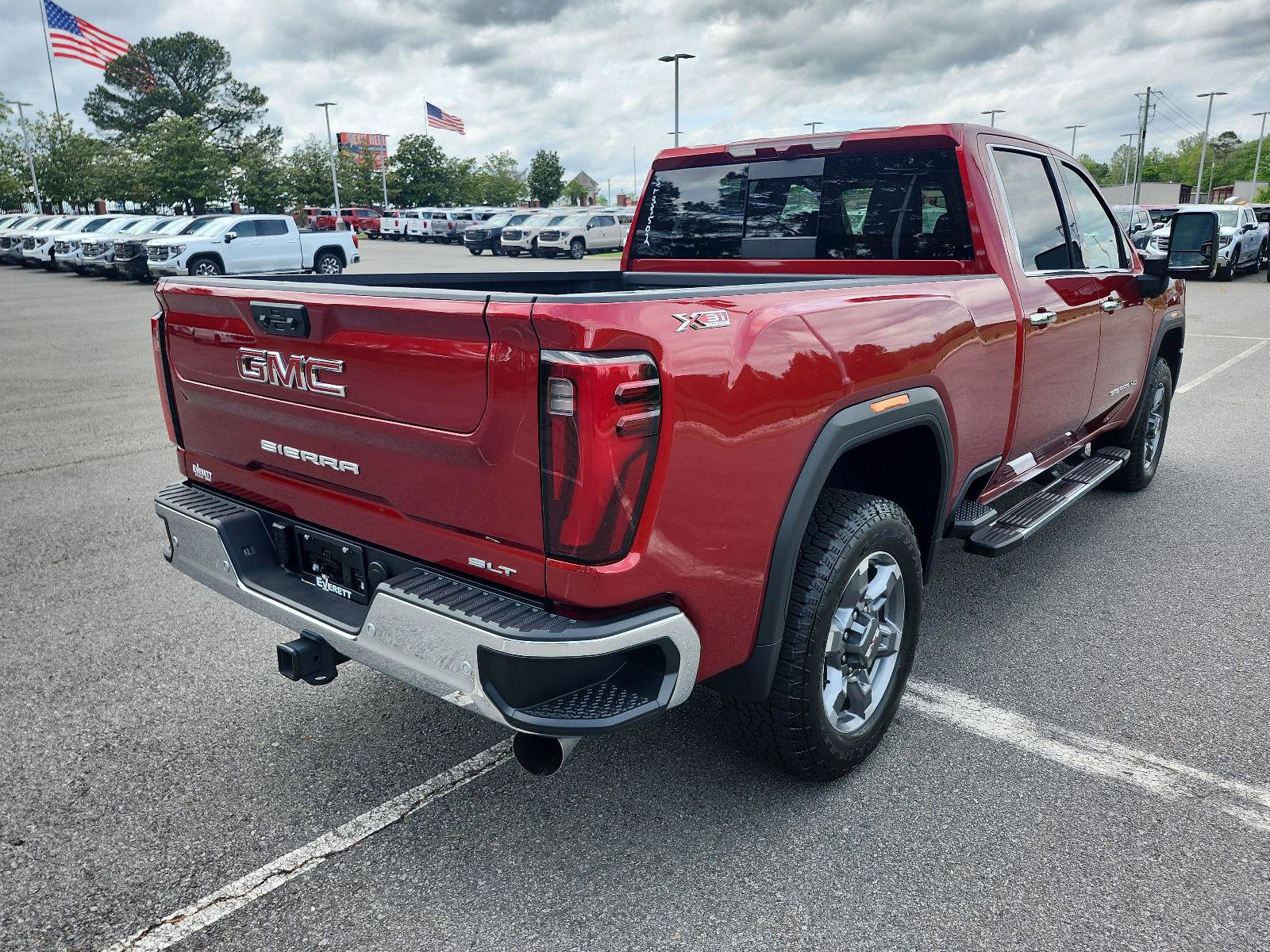 Certified 2025 GMC Sierra 2500 SLT w/ SLT Premium Package AWD/4WD image 3