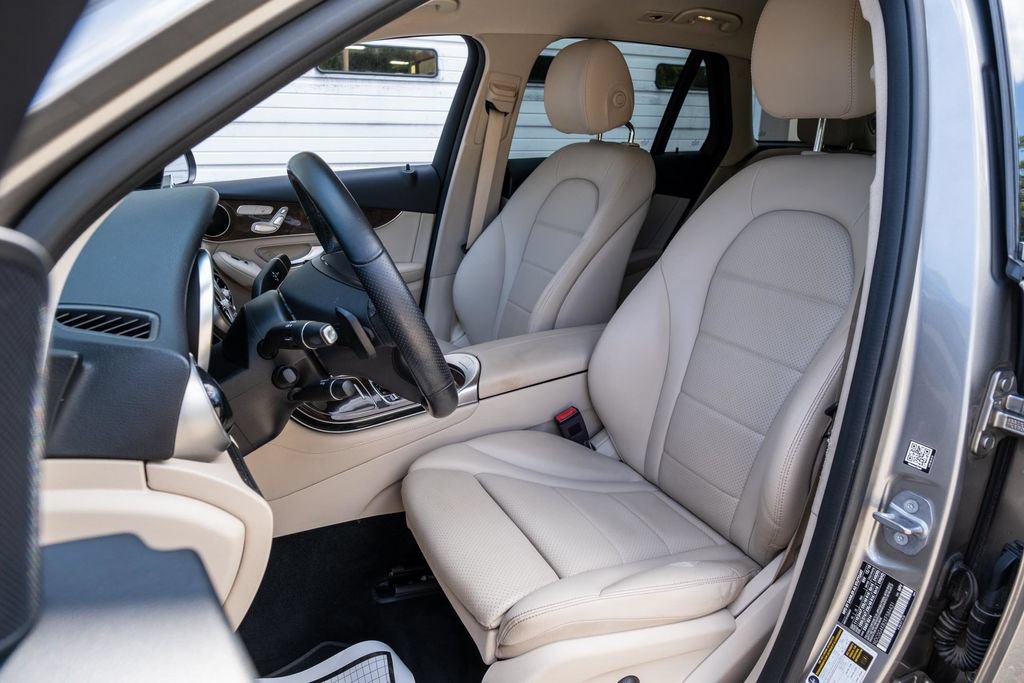 Used 2019 Mercedes-Benz GLC 300 4MATIC image 15