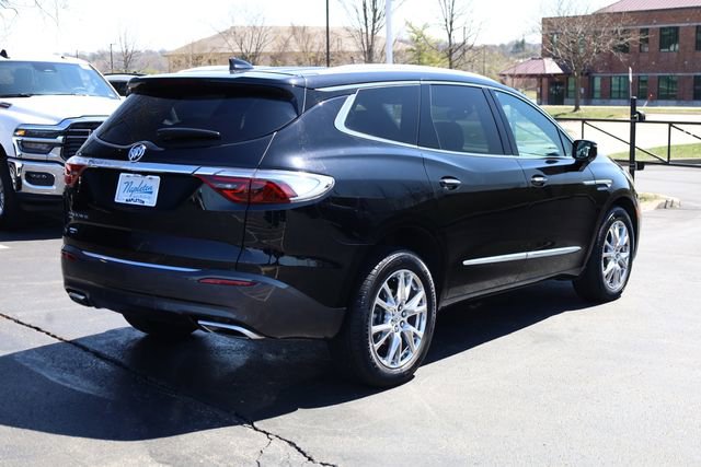 Used 2023 Buick Enclave Essence w/ Experience Buick Package image 4