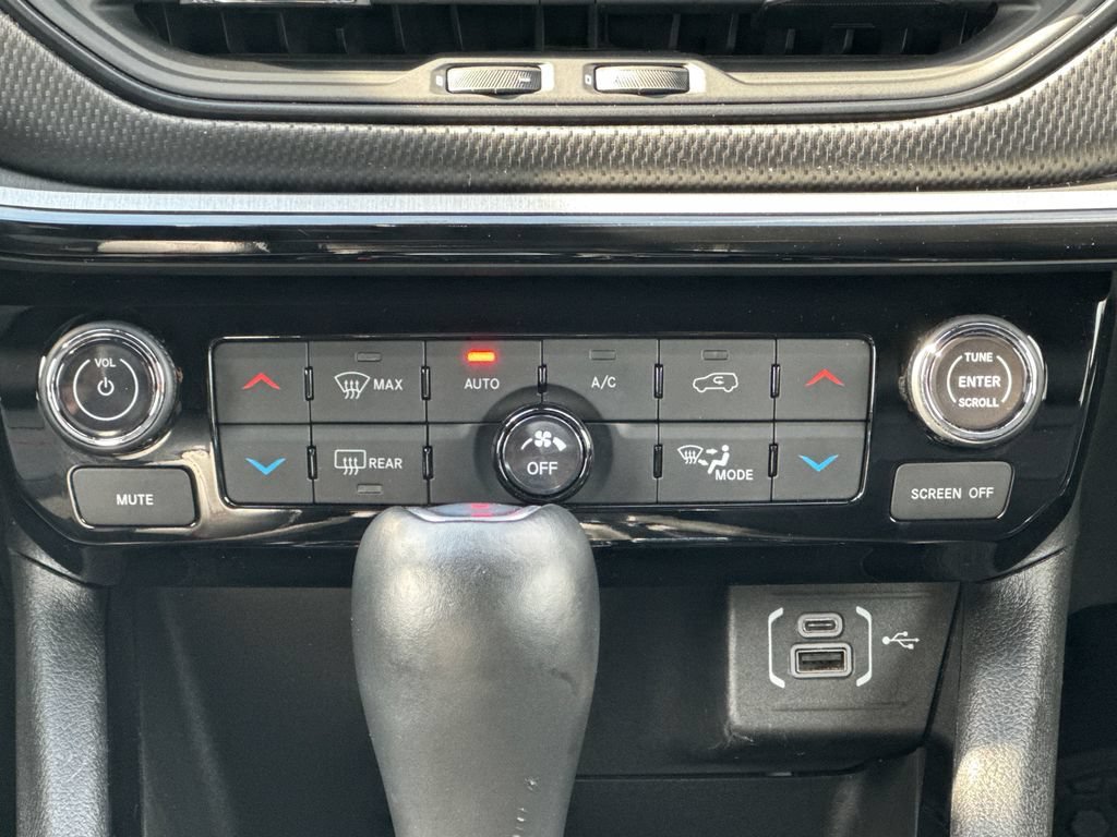 Used 2025 Jeep Compass Trailhawk AWD/4WD image 24