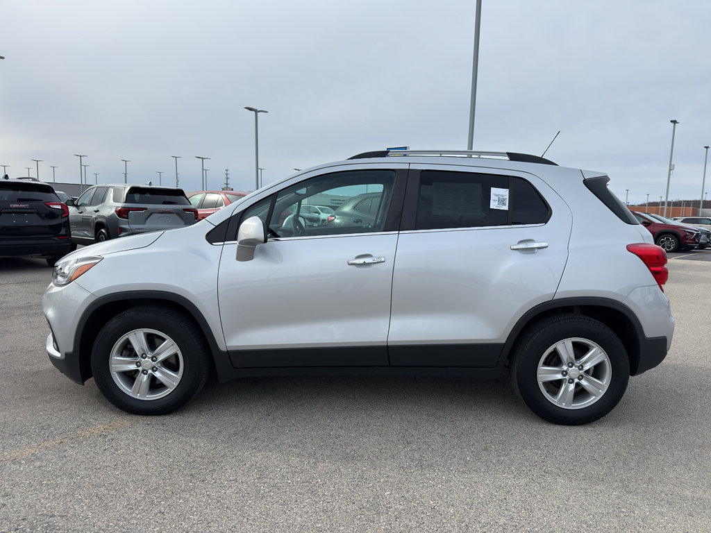 Used 2019 Chevrolet Trax LT w/ LT Convenience Package image 6