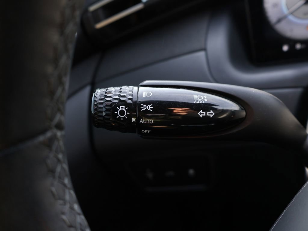 Used 2022 Hyundai Santa Cruz Limited image 37