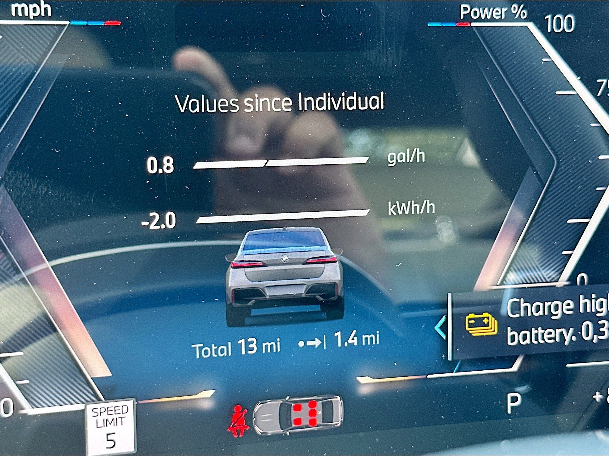 New 2026 BMW 750e xDrive w/ Executive Package image 9