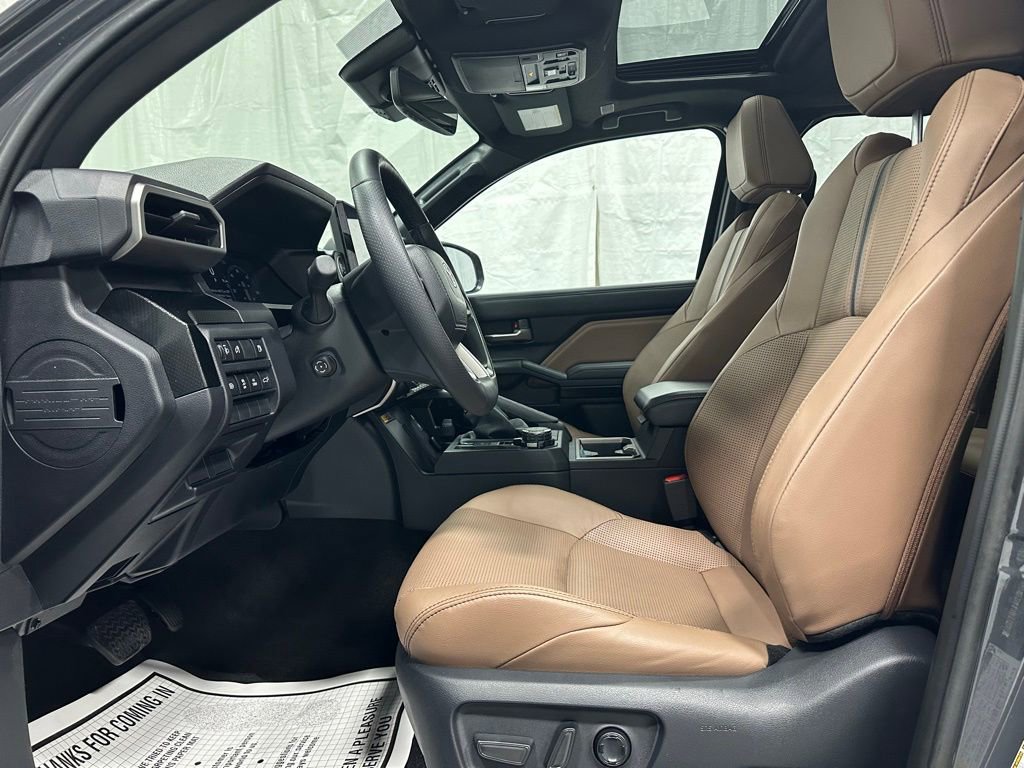 Used 2025 Toyota 4Runner Limited image 13