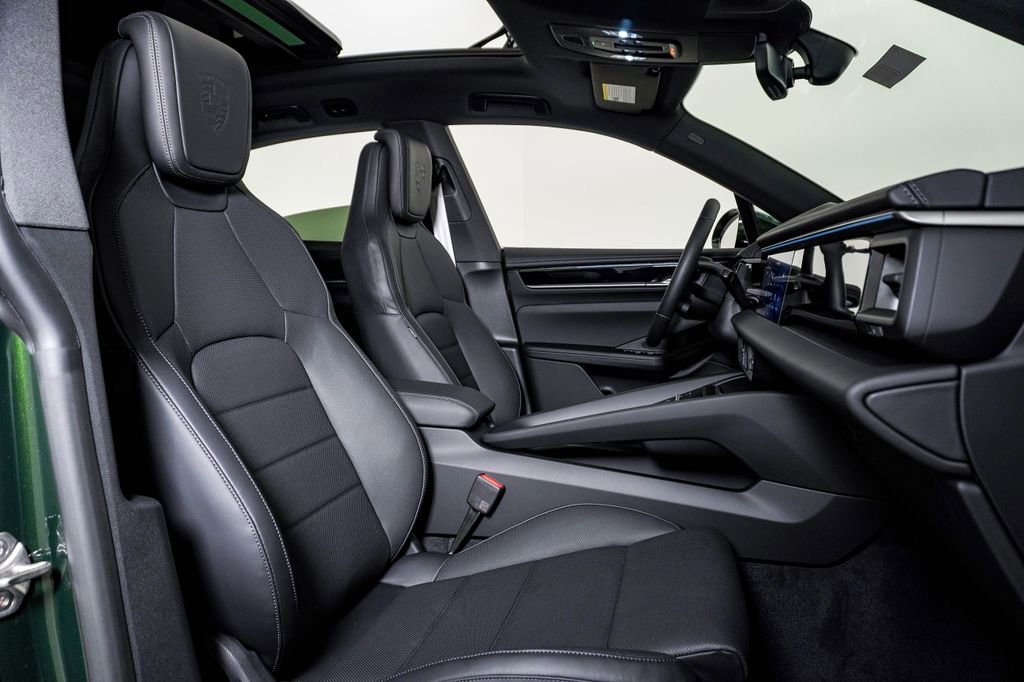 New 2026 Porsche Macan 4 Electric image 15