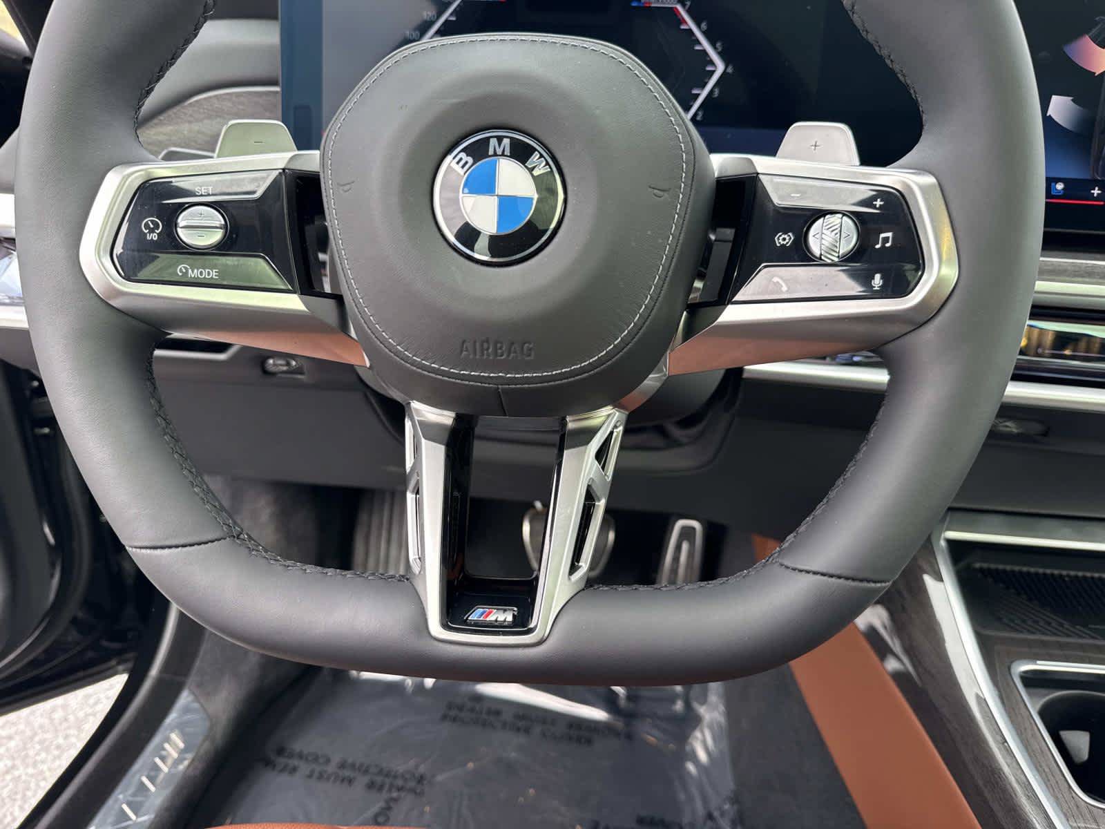 Used 2026 BMW 760i xDrive w/ Executive Package AWD/4WD image 30