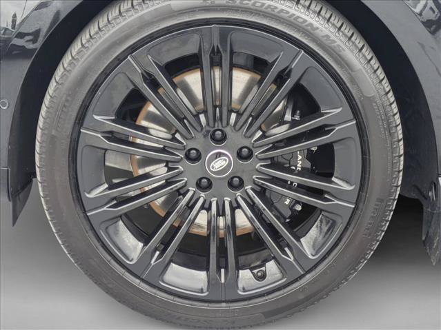 Certified 2025 Land Rover Range Rover SE AWD/4WD image 27
