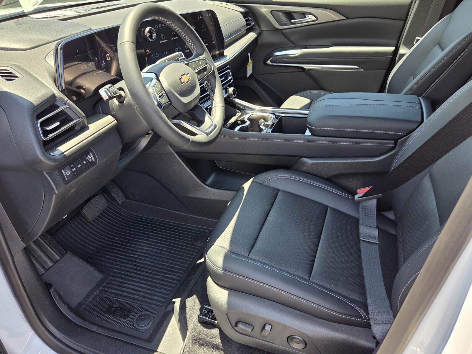 New 2026 Chevrolet Traverse LT w/ Driver Confidence Package AWD/4WD image 5