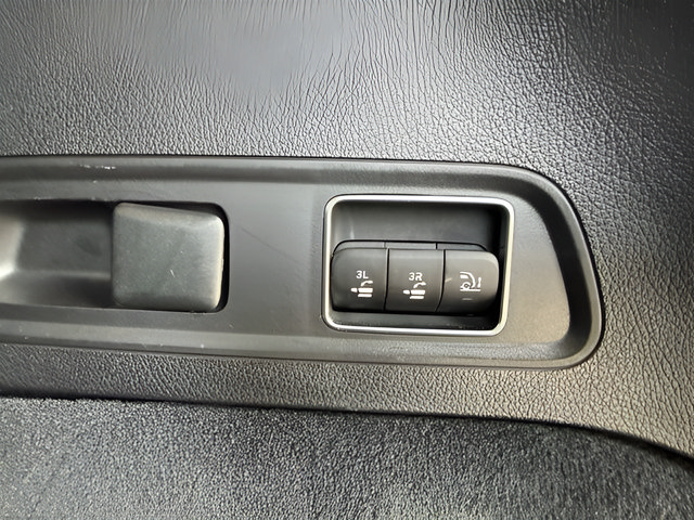 Used 2024 Mercedes-Benz GLS 450 4MATIC image 31