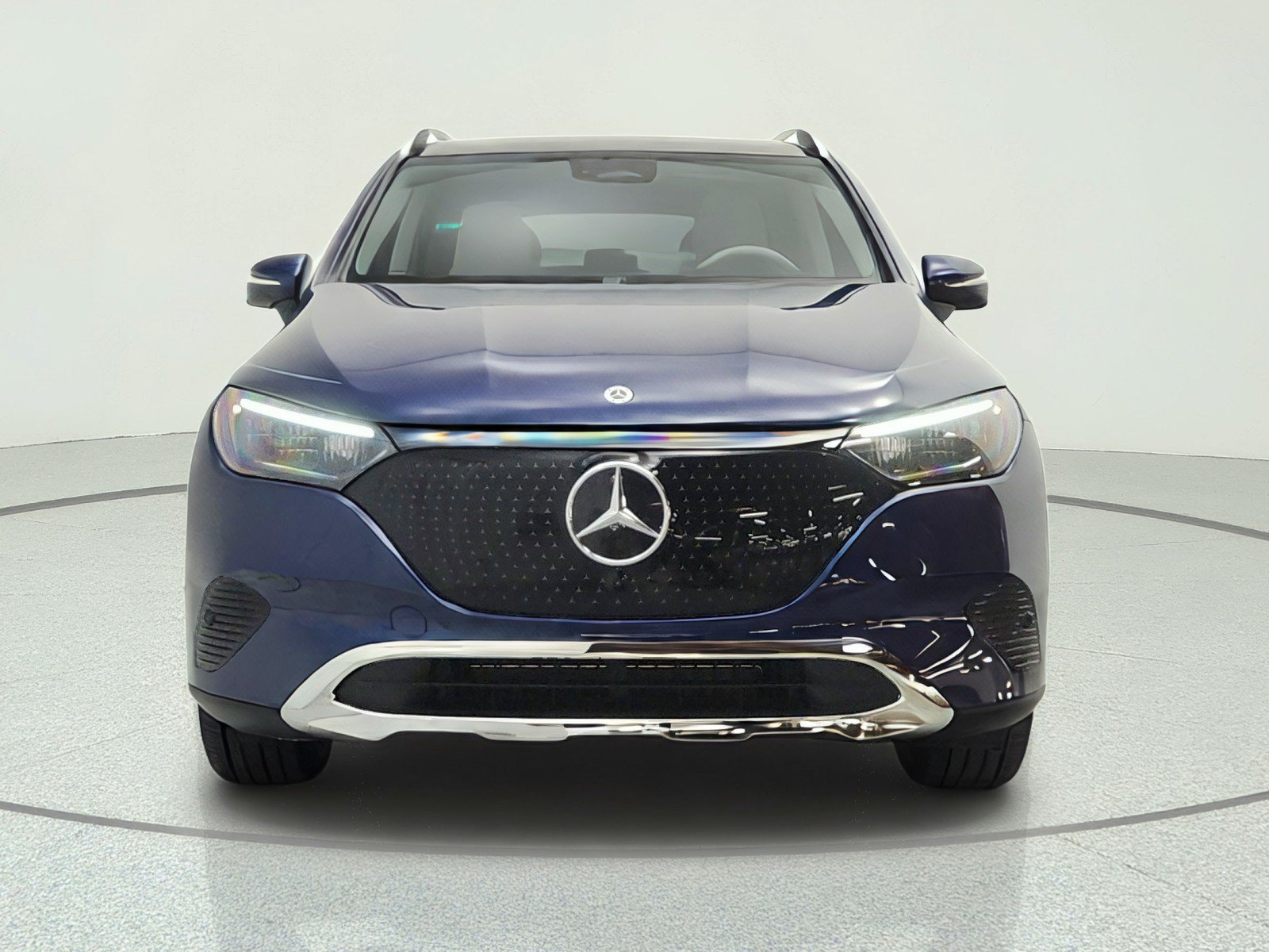New 2027 Mercedes-Benz EQE 320+ SUV image 2
