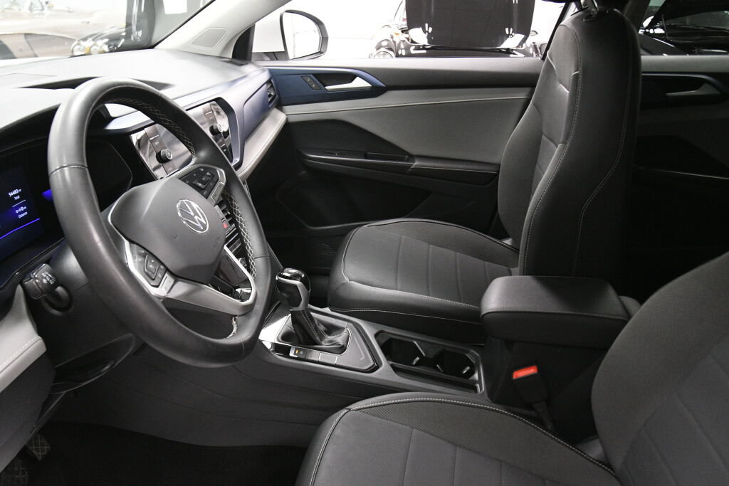 Used 2024 Volkswagen Taos SE FWD image 18