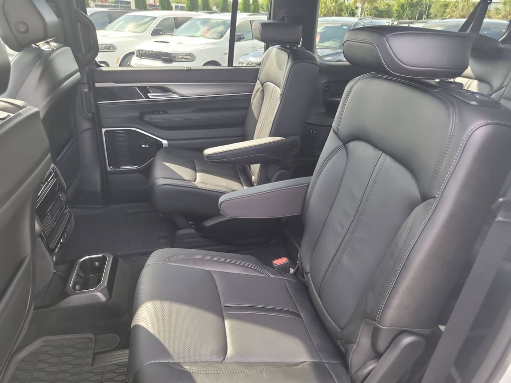 New 2026 Jeep Grand Wagoneer L Limited AWD/4WD image 14