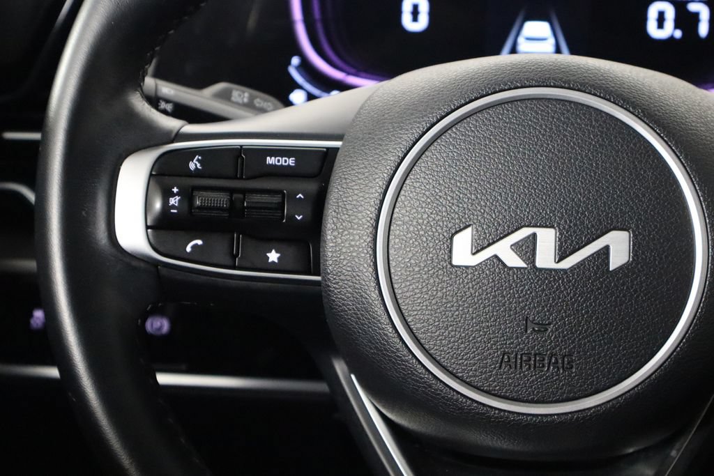 Used 2025 Kia Sportage EX FWD image 8