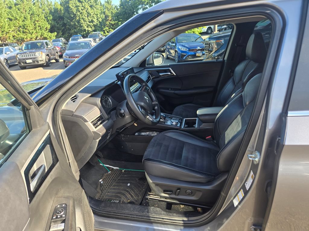 Used 2024 Mitsubishi Outlander SE AWD/4WD image 9