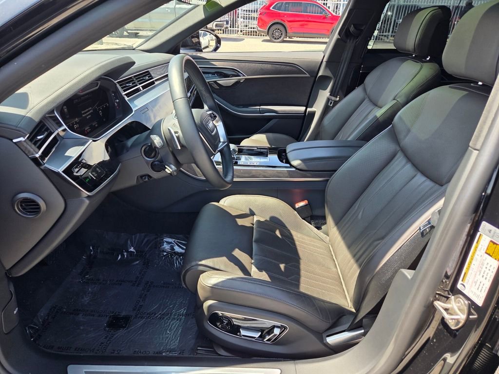 Used 2023 Audi A8 L 3.0T image 4
