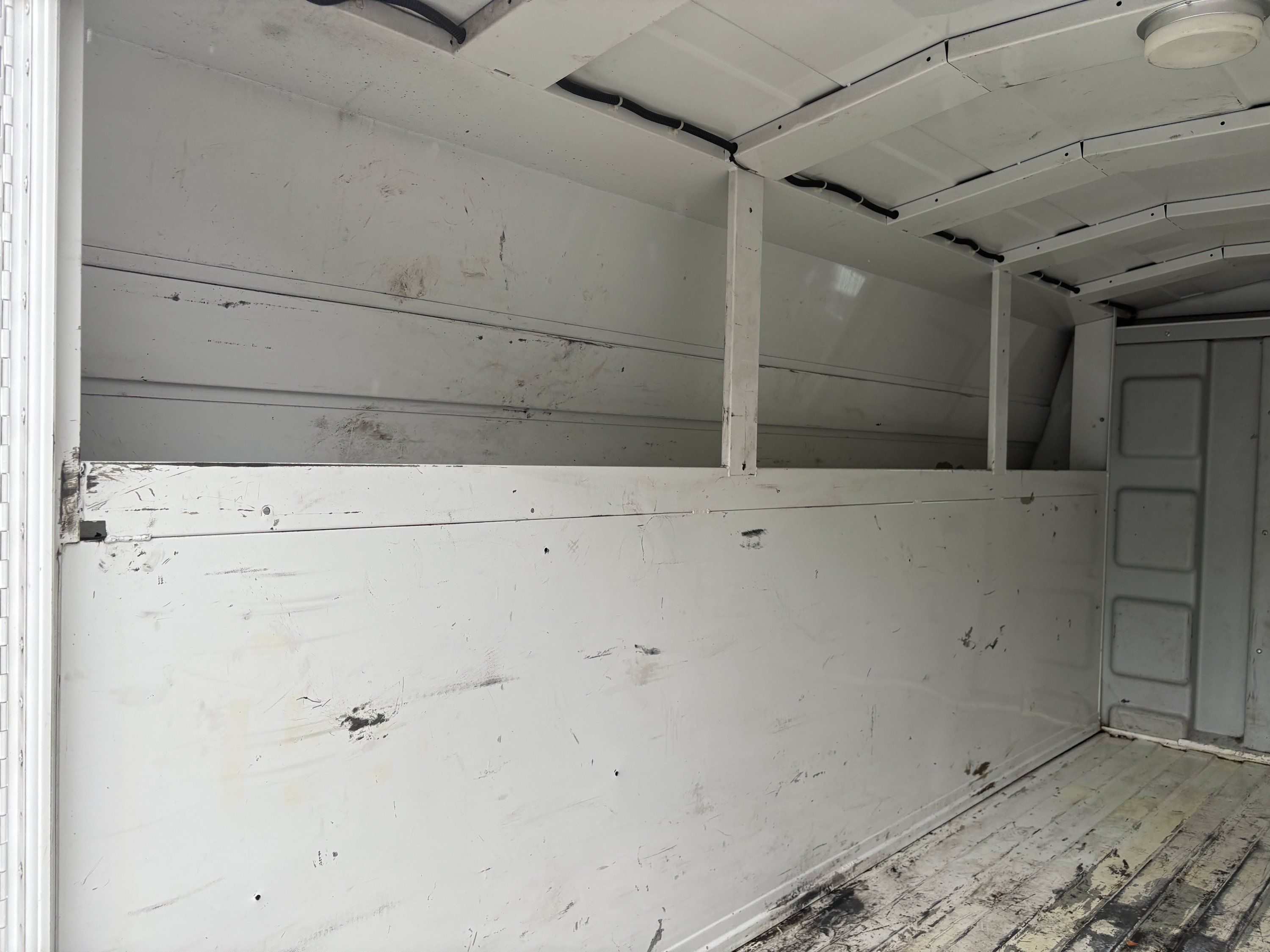 Used 2017 Chevrolet Express 3500 RWD image 12