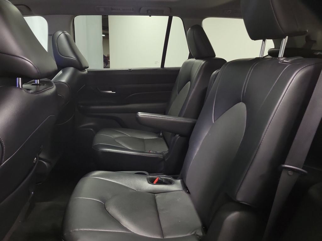 Used 2024 Toyota Grand Highlander AWD image 20